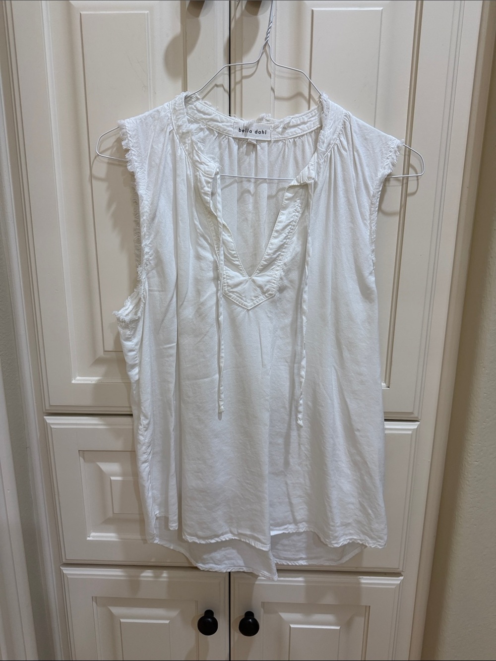 Bella Dahl White Sleeveless V-Neck Tie Front Blouse